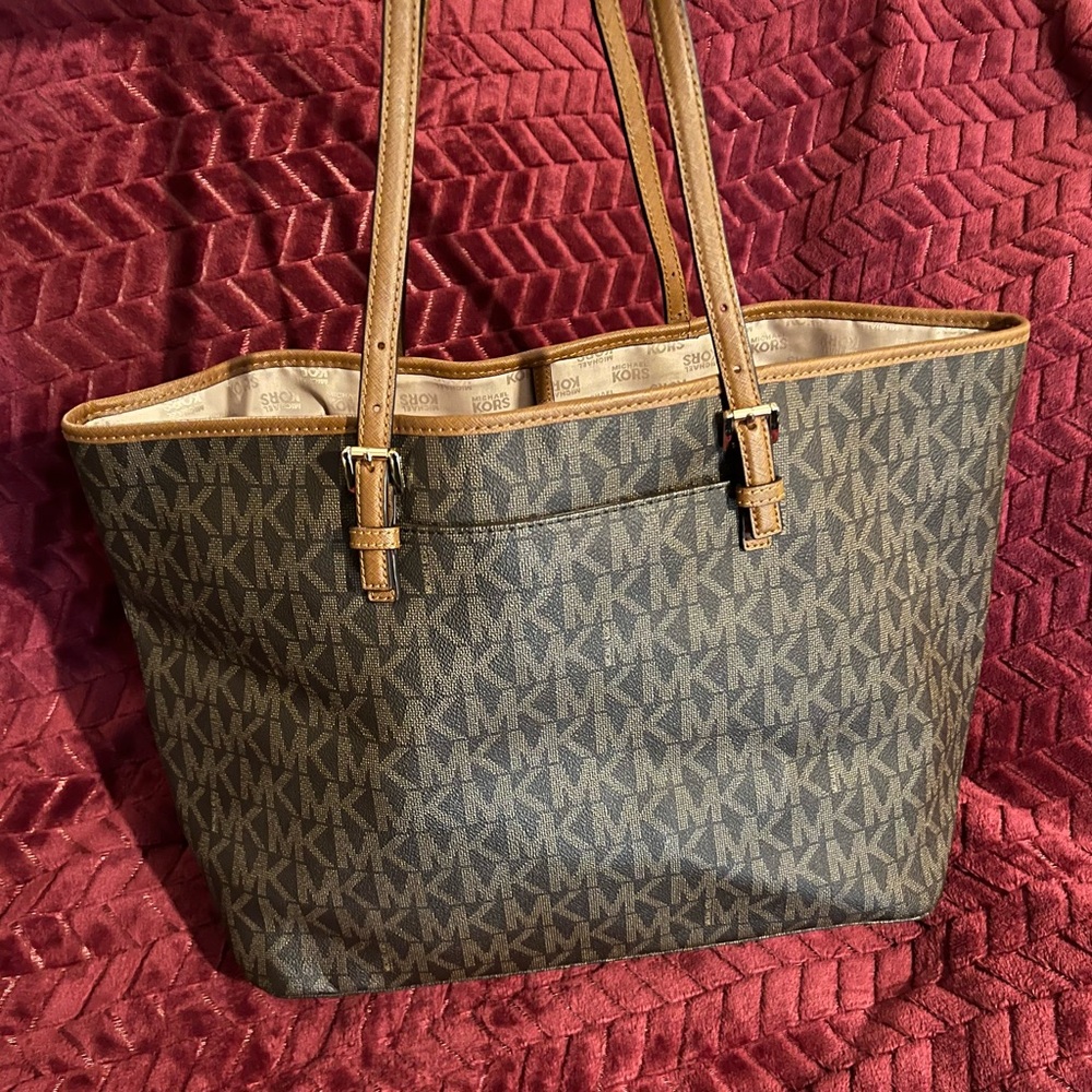 Michael Kors Brown Signature Tote Monogram with Gold Hardware - Picture 3 of 6